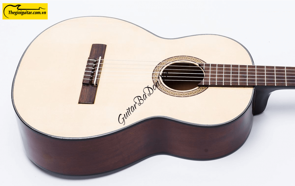 Các góc ảnh của Đàn Guitar Classic C100 Website : Thegioiguitar.com.vn Hotline : 0865 888 685