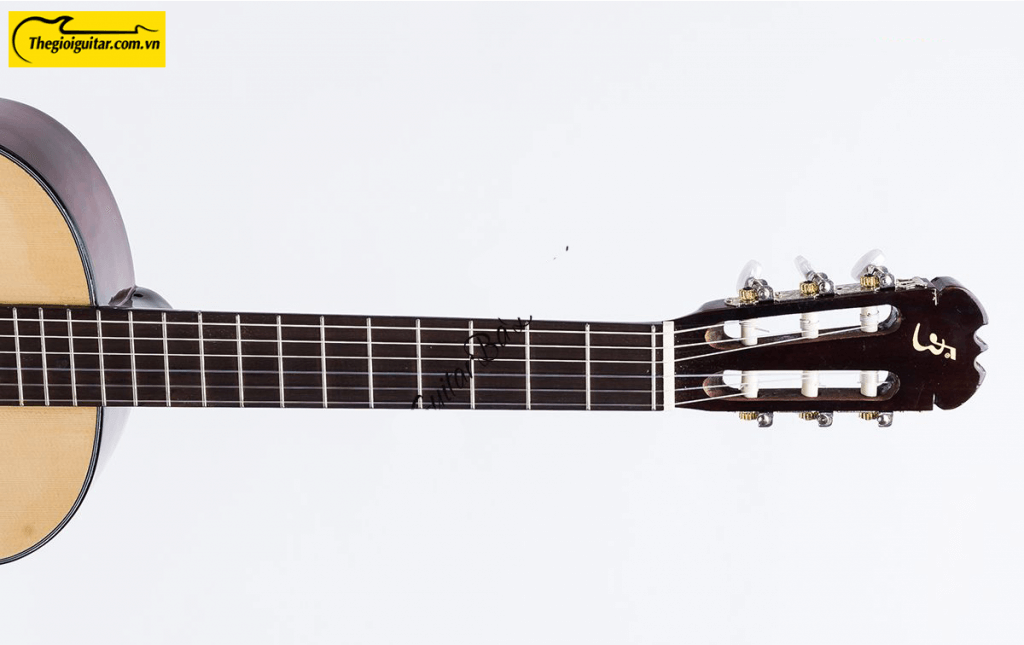 Các góc ảnh của Đàn Guitar Classic C100 Website : Thegioiguitar.com.vn Hotline : 0865 888 685