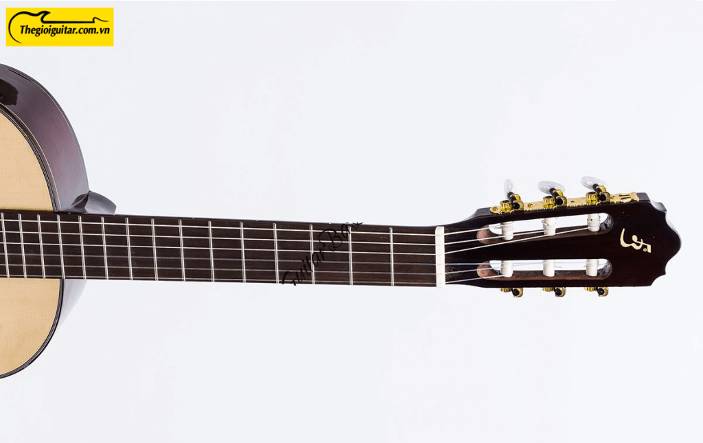 Các góc ảnh của Đàn Guitar Classic C-150 Website : Thegioiguitar.com.vn Hotline : 0865 888 685