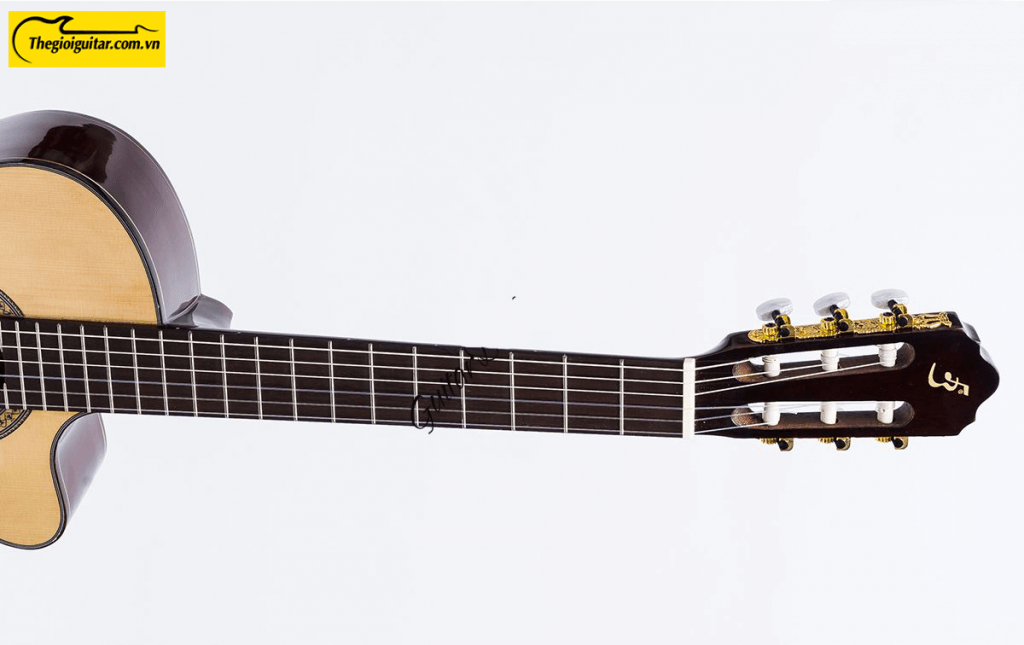 Các góc ảnh của Đàn Guitar Classic C150J Website : Thegioiguitar.com.vn Hotline : 0865 888 685