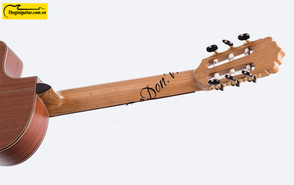 Các góc ảnh của Đàn Guitar Classic C-350J-Body Website : Thegioiguitar.com.vn Hotline : 0865 888 685 Các góc ảnh của Đàn Guitar Classic C-350J-Body Website : Thegioiguitar.com.vn Hotline : 0865 888 685